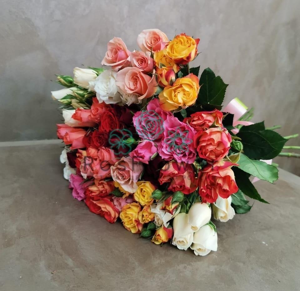 Букет цветов из: Розы в Латной