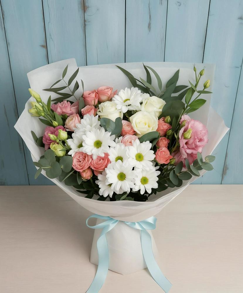 Букет цветов из: Розы, Лизиантусы и Хризантемы в Латной