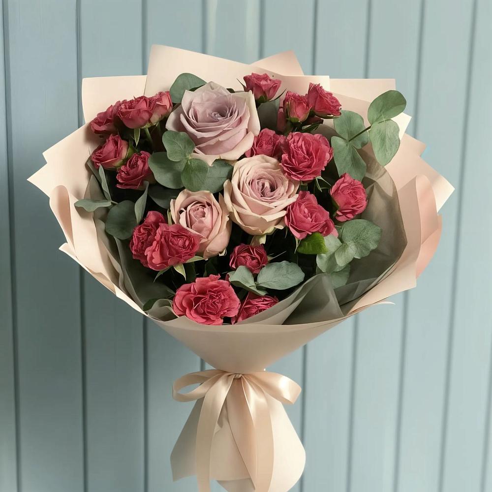 Букет цветов из: Гвоздики и Розы в Латной
