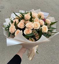 Букет Кремовые розы Латте в Латной