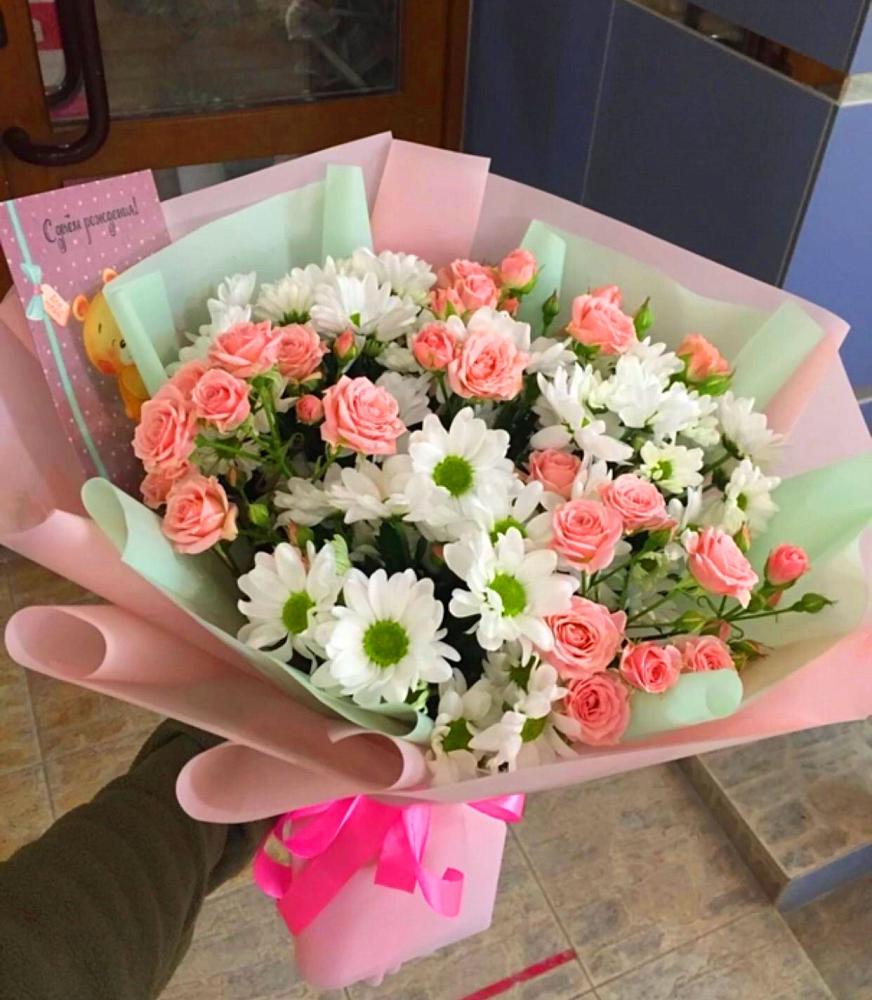 Букет цветов из: Розы и Хризантемы в Латной