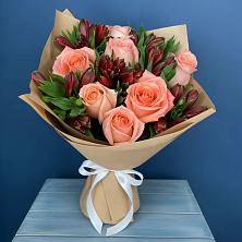 Букет цветов из:  Розы и Альстромерии в Латной