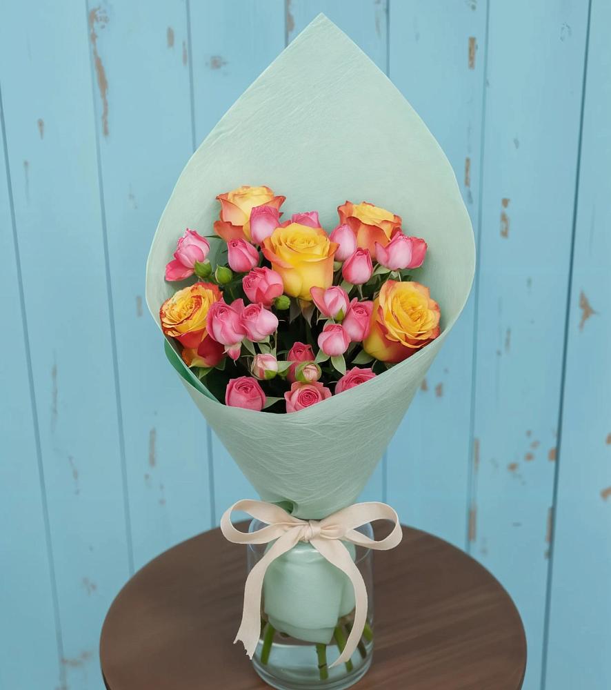 Букет цветов из: Розы в Латной