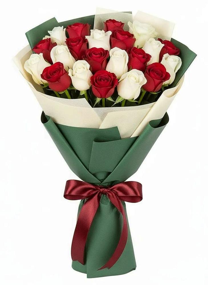 Букет Микс из красных и белых роз в Латной