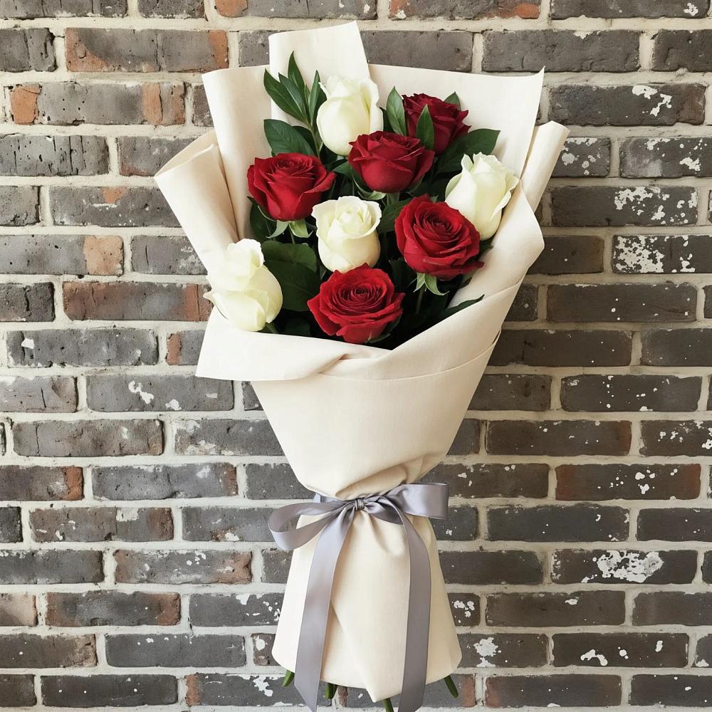 Букет цветов из: Розы в Латной