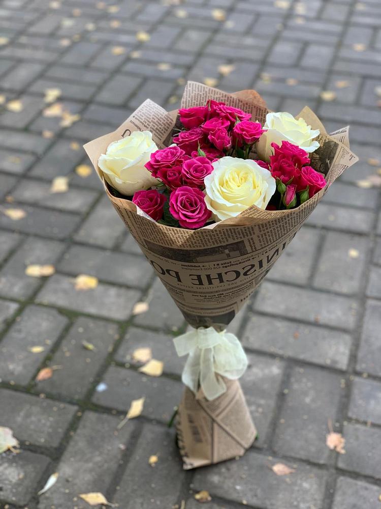 Букет цветов из: Розы в Латной