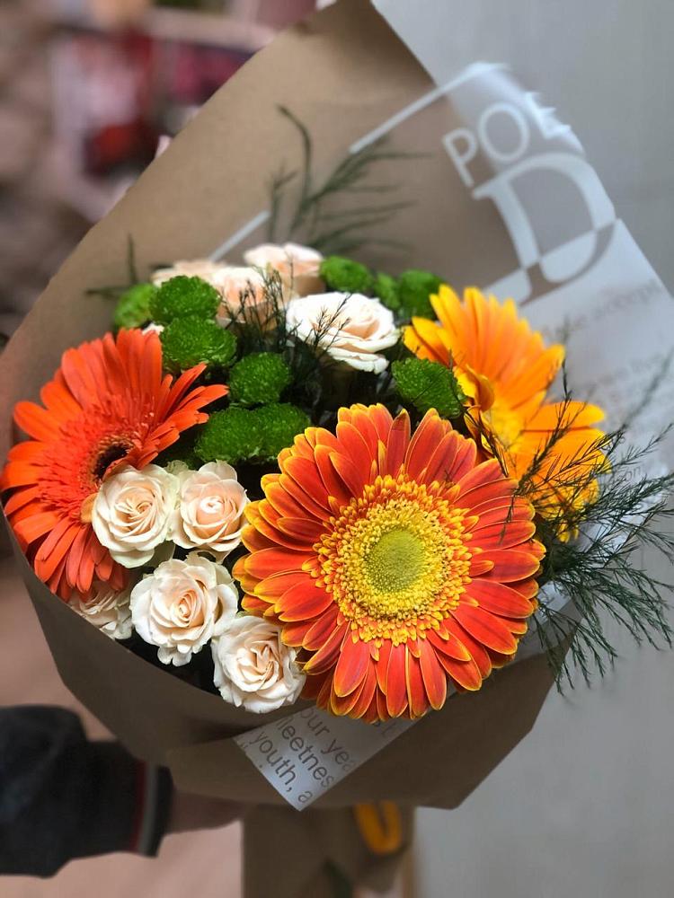 Букет цветов из: Герберы, Хризантемы и Розы в Латной
