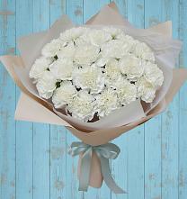 Букет цветов из:  Гвоздики в Латной